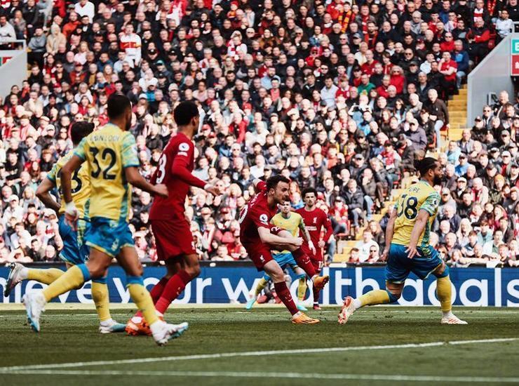  兰斯定位球战术屡建奇功击败劲旅