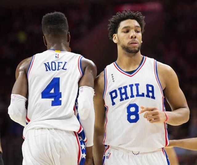  恩比德内线称王76人主场大胜纽约尼克斯